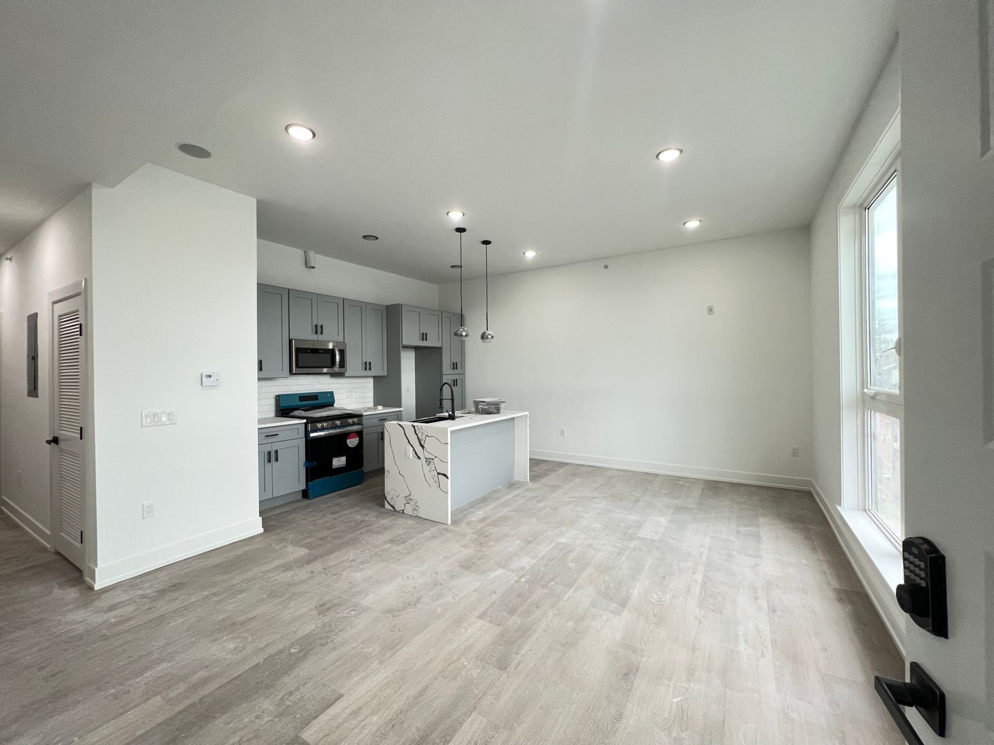 Philadelphia Apartment: 2550 Hope St