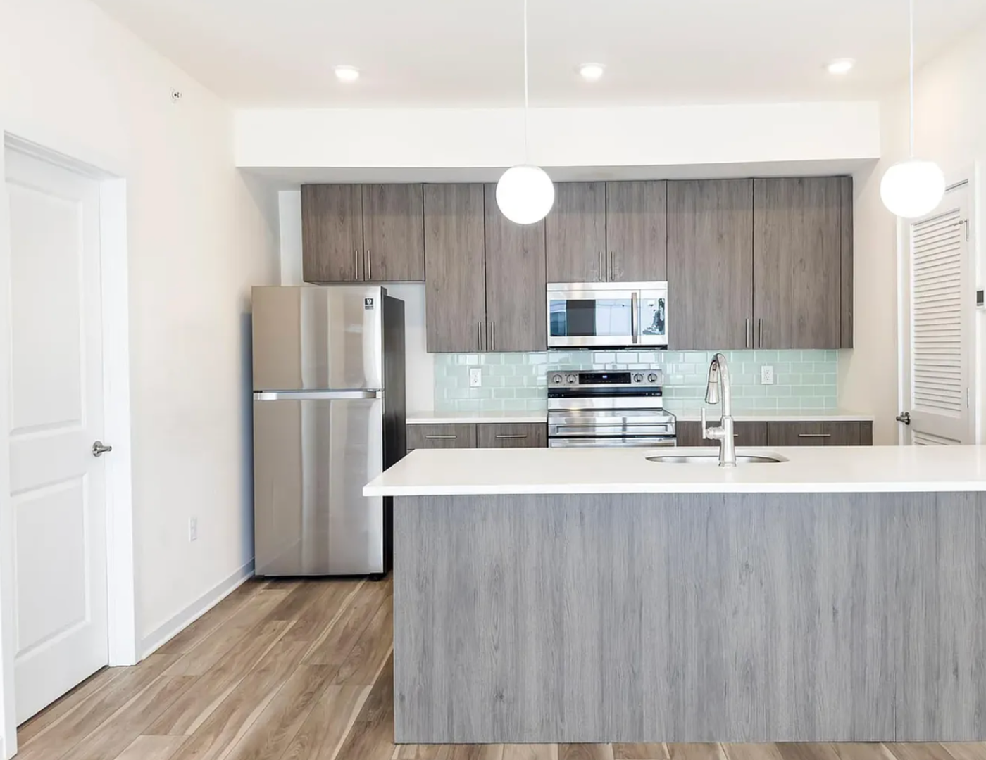 Philadelphia Apartment: 1660 Germantown Ave