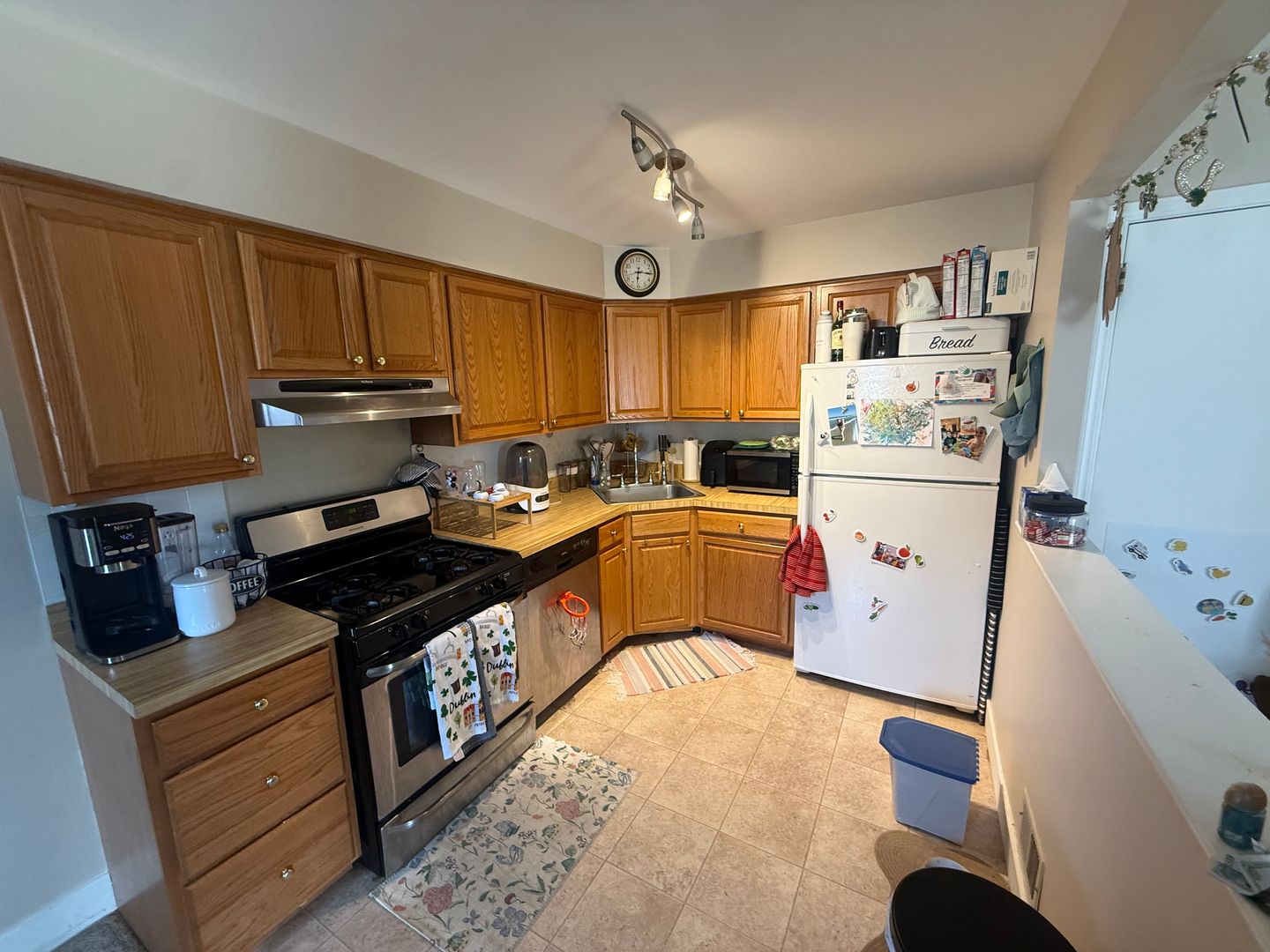 Philadelphia Apartment: 9153 Ellie Dr