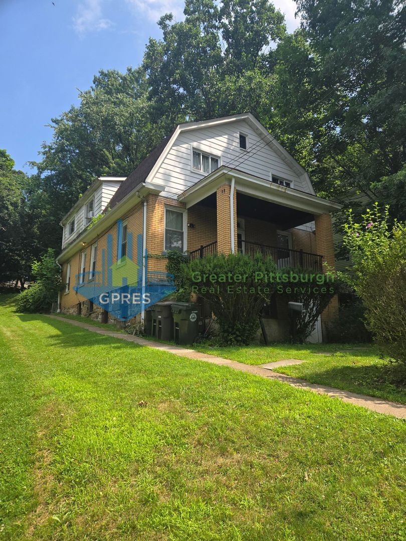 Oakmont Apartment: 424 7th St.