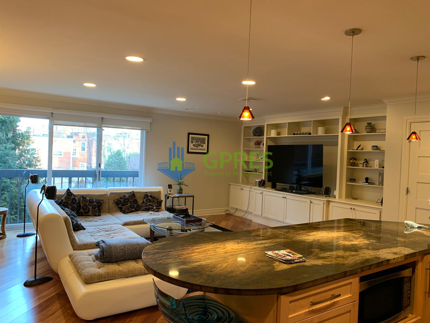 Pittsburgh Apartment: 5425 5th Ave.