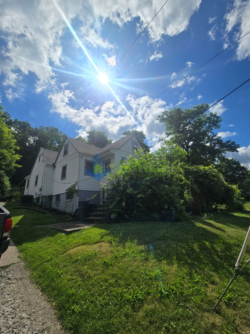 New Kensington House: 417 Vogel Dr.
