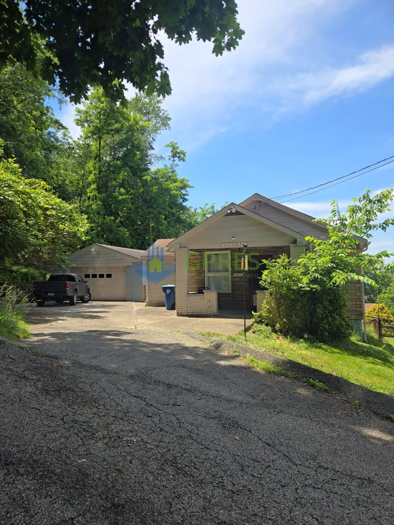 Verona House: 724 7th St