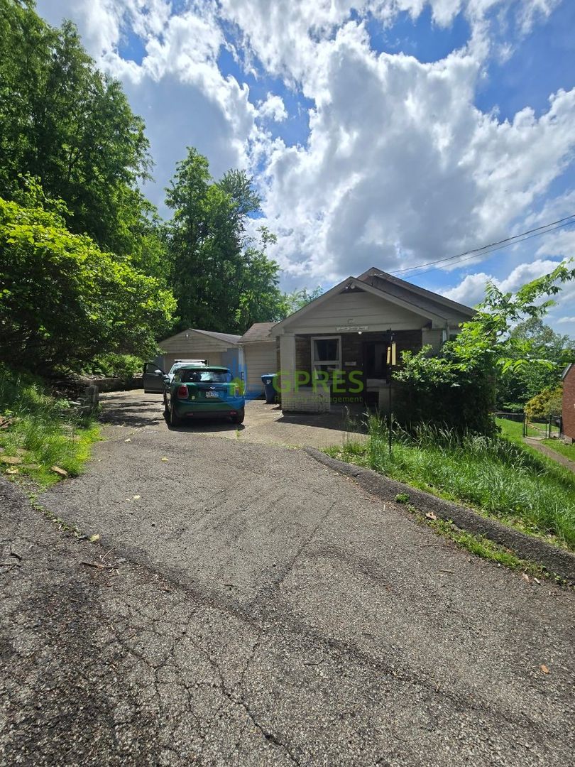 Verona House: 724 7th St
