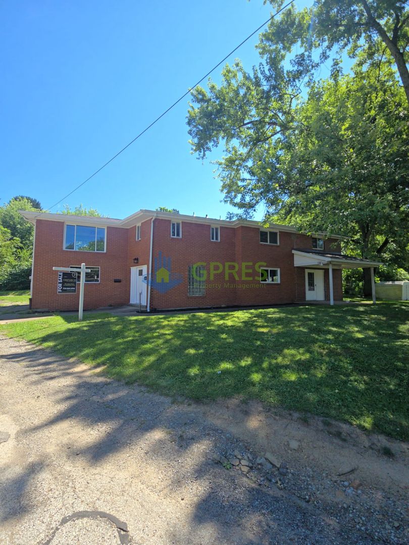 Pittsburgh House: 5601 Rodgers St.