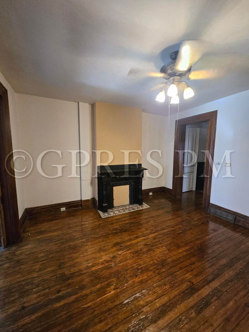 Pittsburgh Apartment: 100 S 13th St.