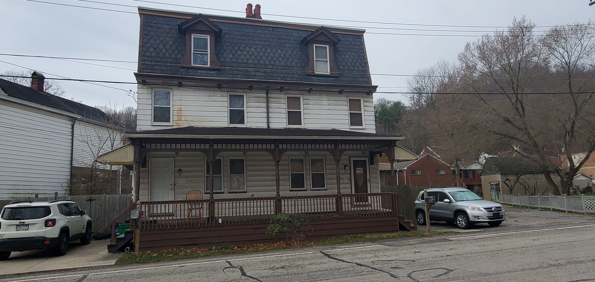 Etna Apartment: 9-11 Jones St.