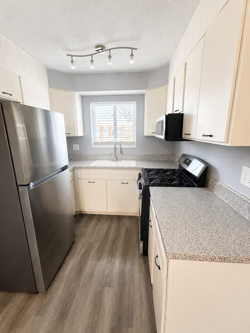 Riverside Apartment: 5133 NW Kalivas Circle