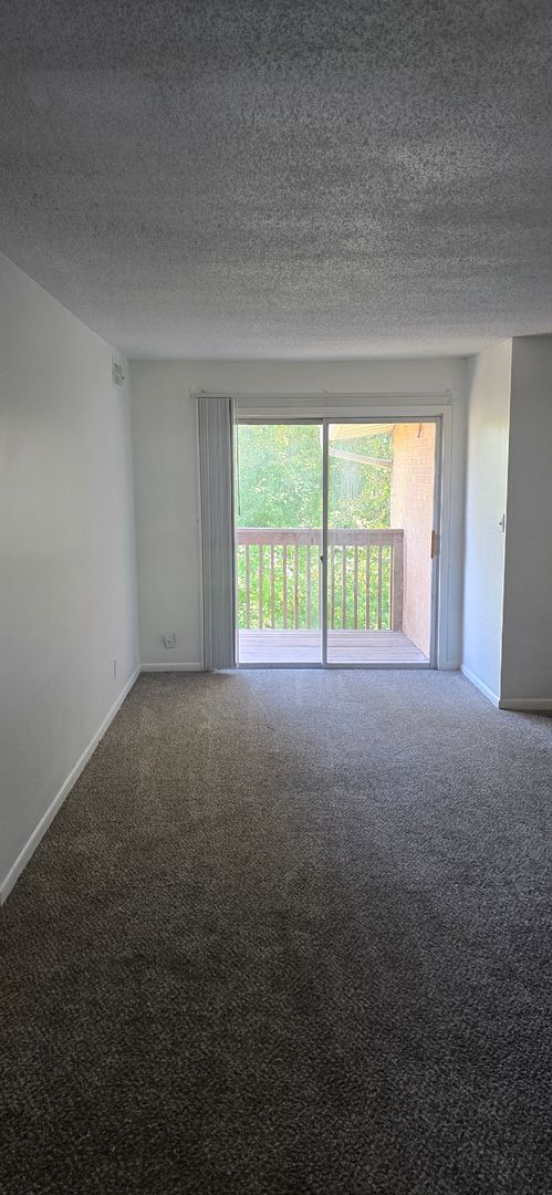 Riverside Apartment: 5133 NW Kalivas Circle