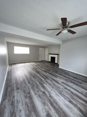 2 Bedroom, 1 Bathroom Unit / Newly Renovated- Hillsdale Apartments – photo 1