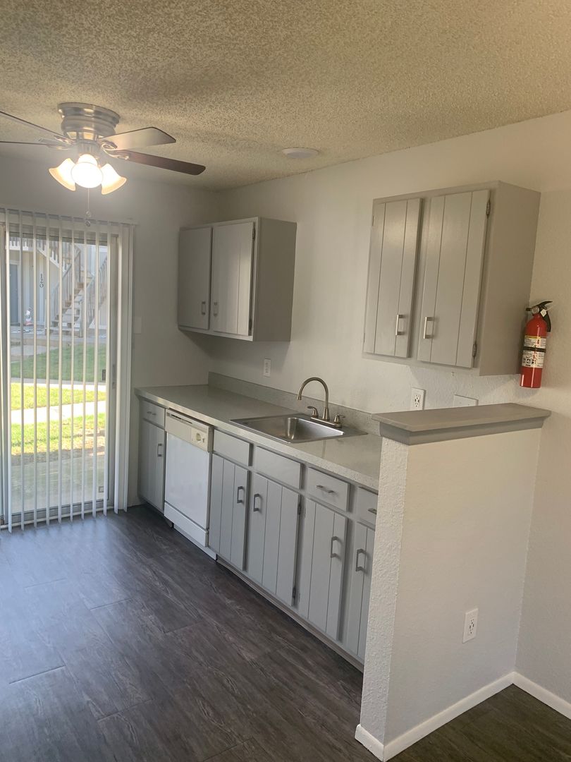 Topeka Apartment: 3930 SW Twlight Dr