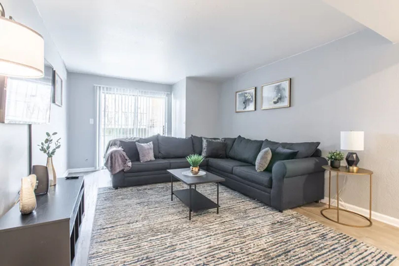 Riverside Apartment: 5133 NW Kalivas Circle