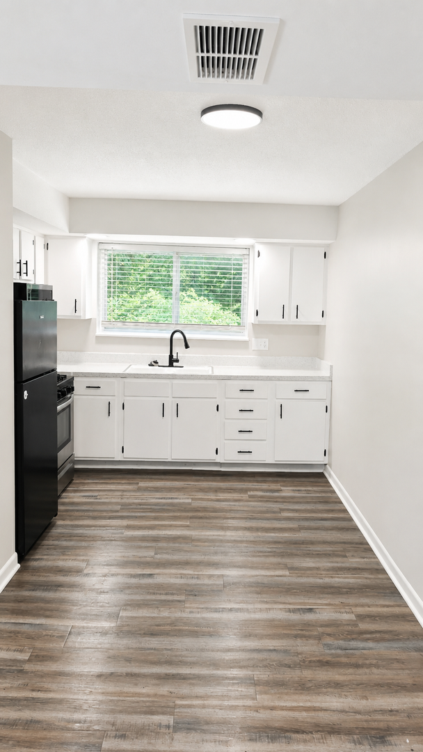 Riverside Apartment: 5133 NW Kalivas Circle