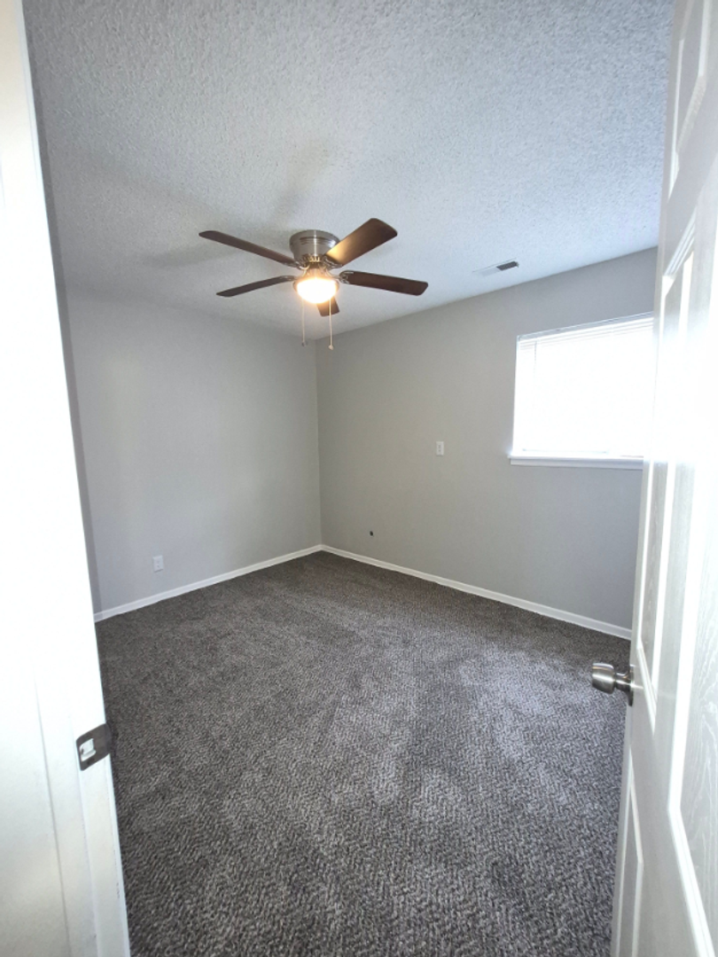 Topeka Apartment: 1618 SW Chelsea Dr
