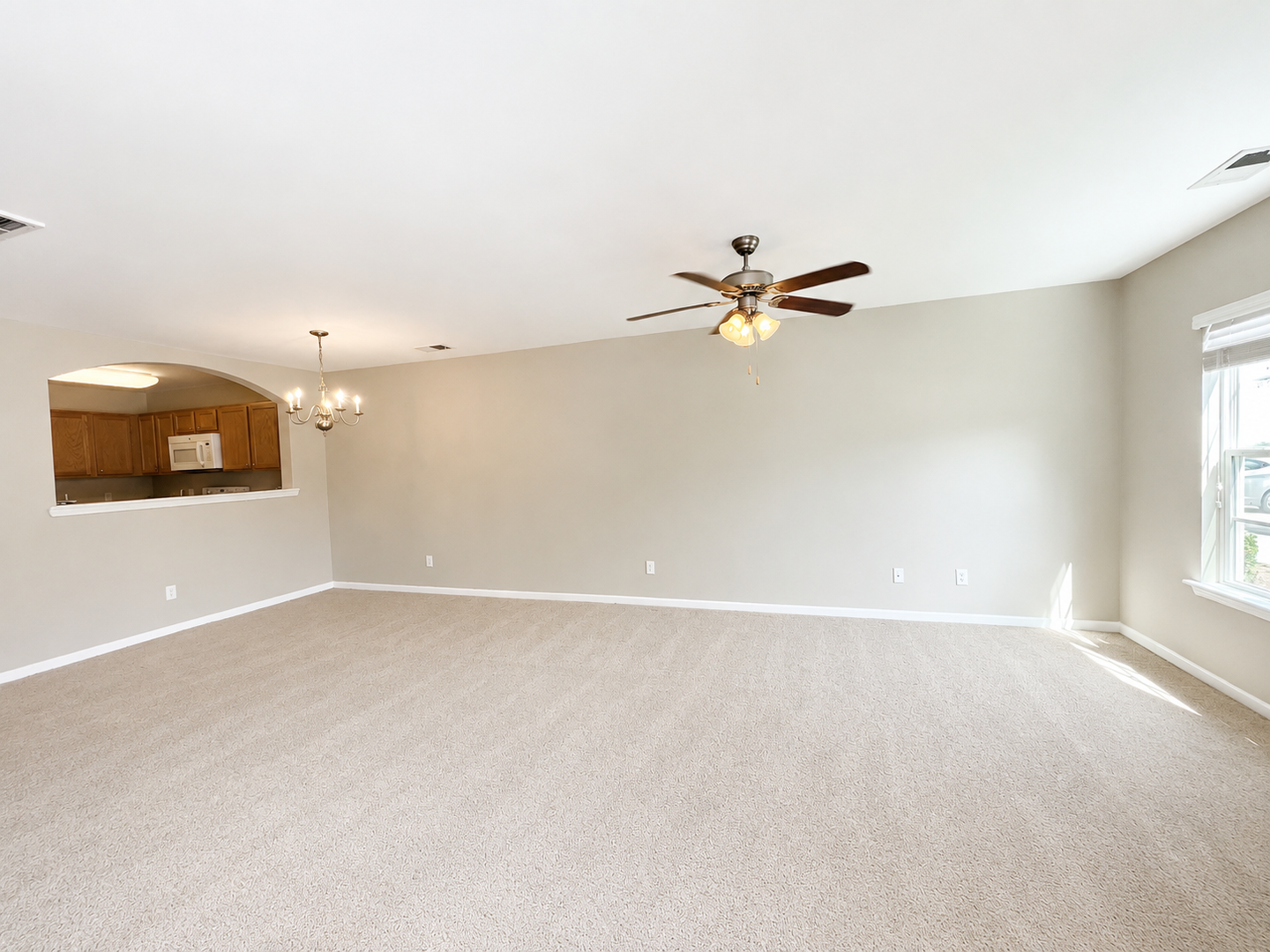 Savannah House: 56 Winter Lake Cir