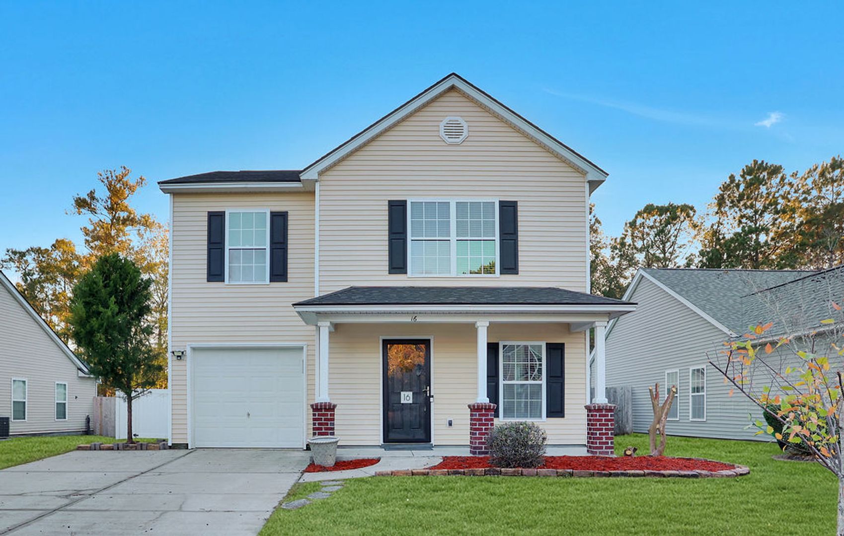 Pooler House: 16 Hamilton Grove Drive