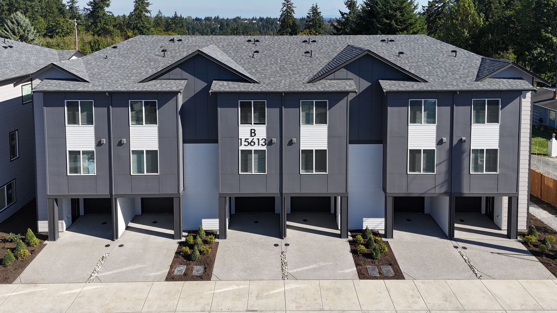 Lynnwood Townhome: 15613 Admiralty Way Unit #B2