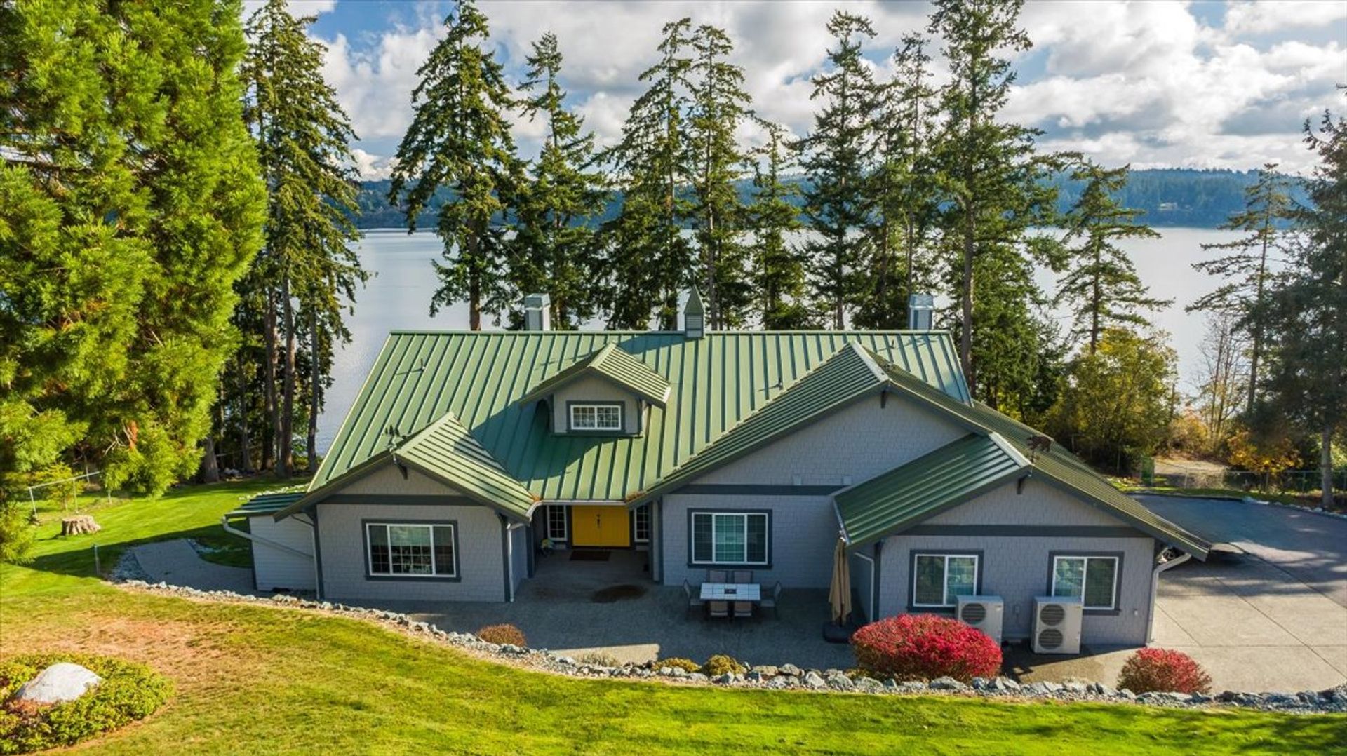 Freeland House: 1447 Everette Lane