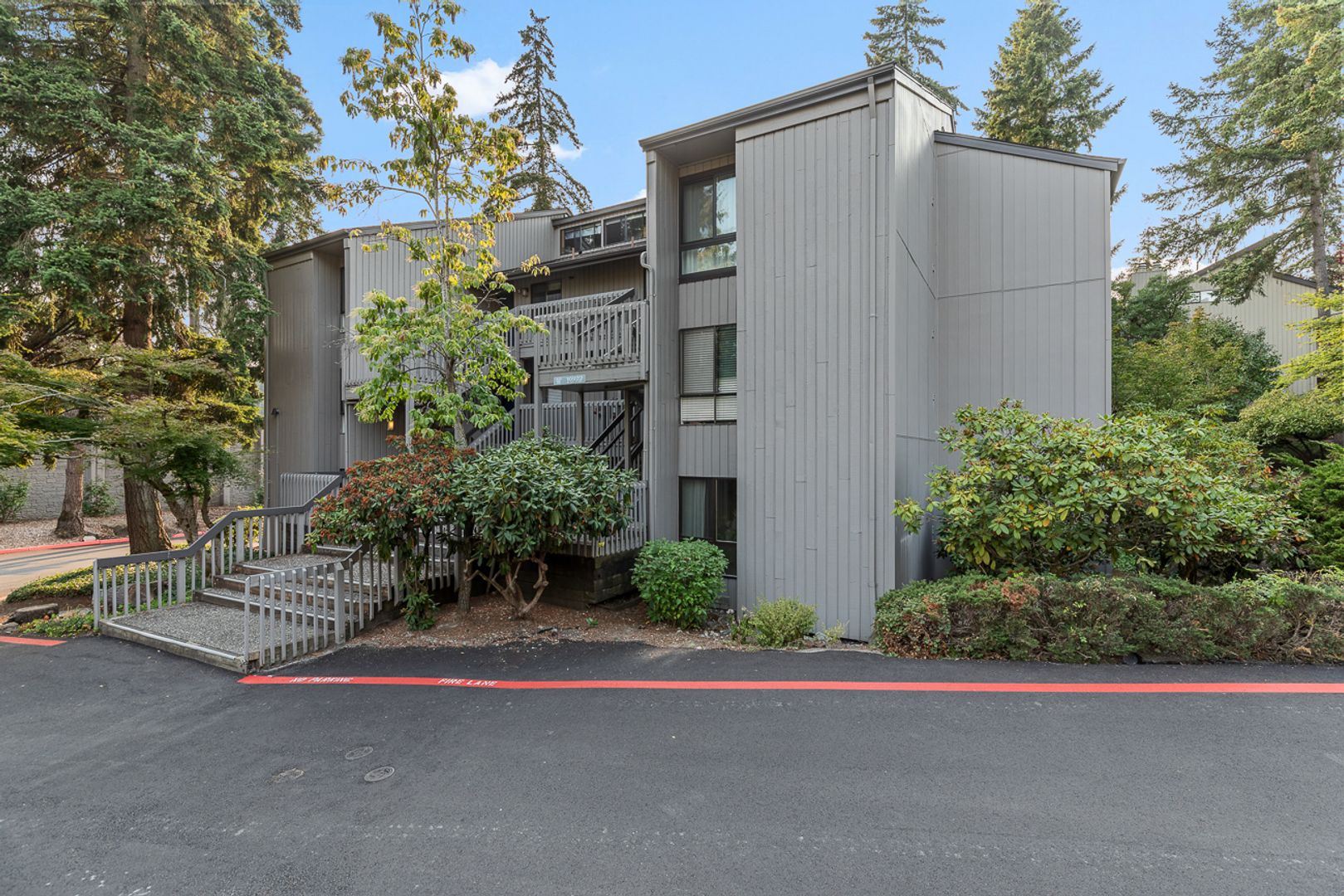 Bellevue Condo: 10922 N.E. 34th Place #2