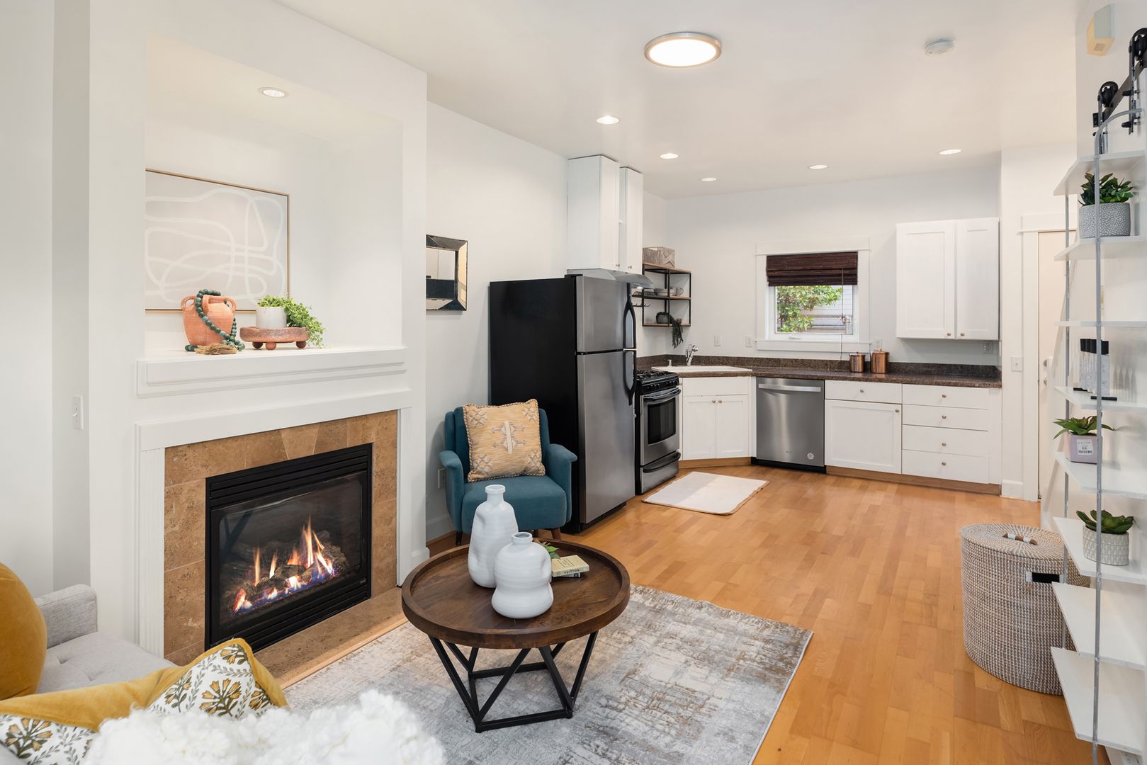 Seattle Townhome: 2015 S Main St #B