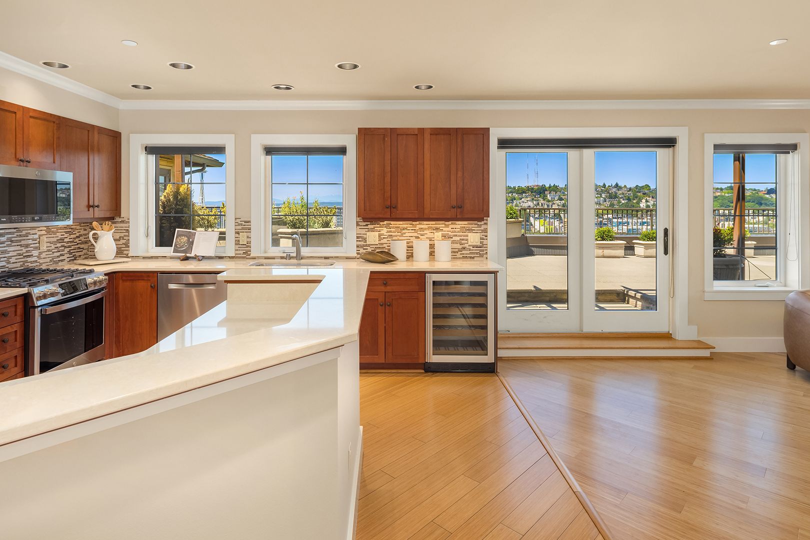 Seattle Condo: 745 Bellevue Ave E