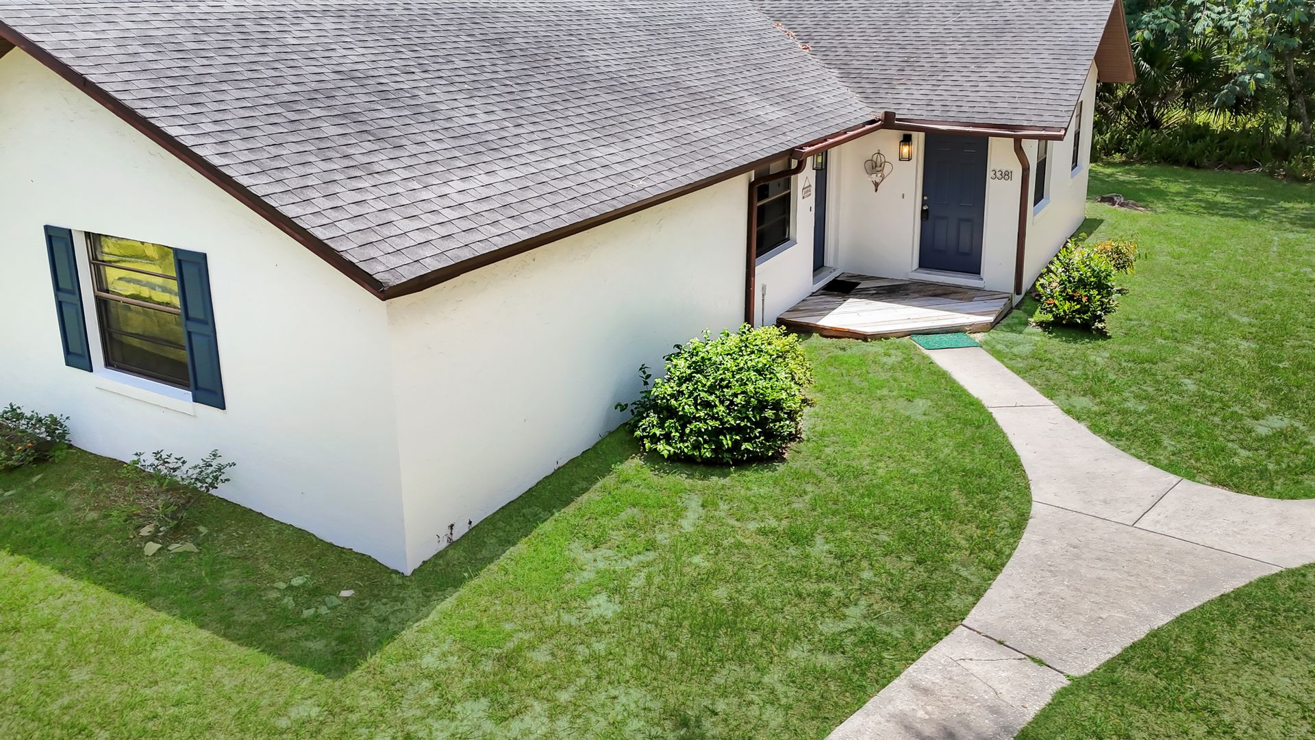 Silver Springs Apartment: NE 56th Avenue