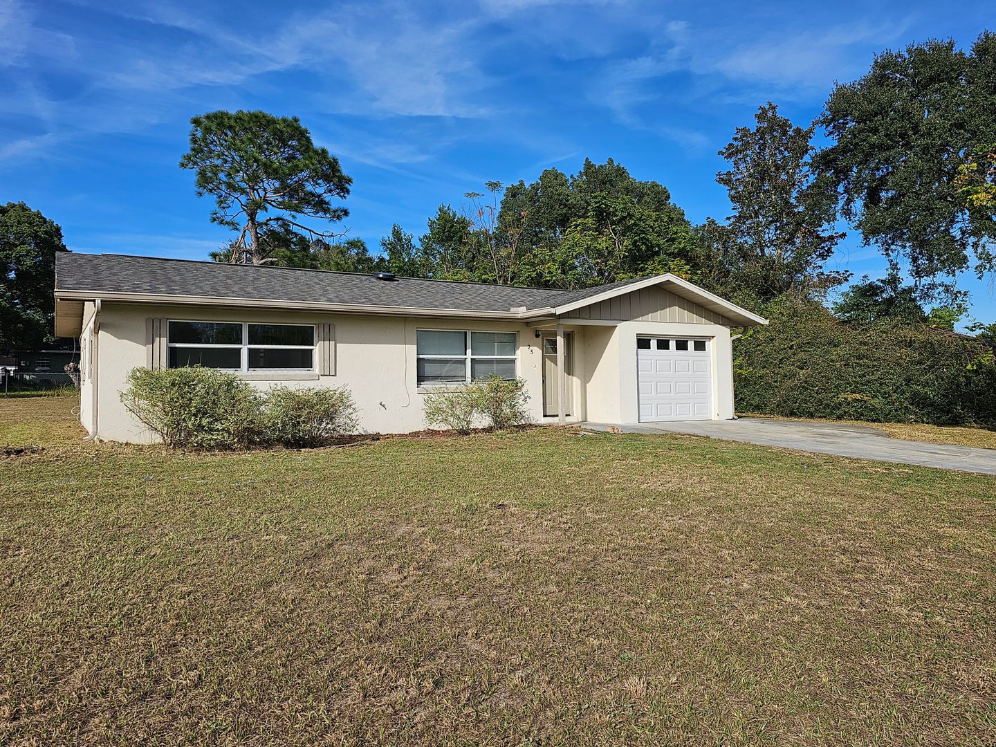 Ocala House: 25 Bahia Loop