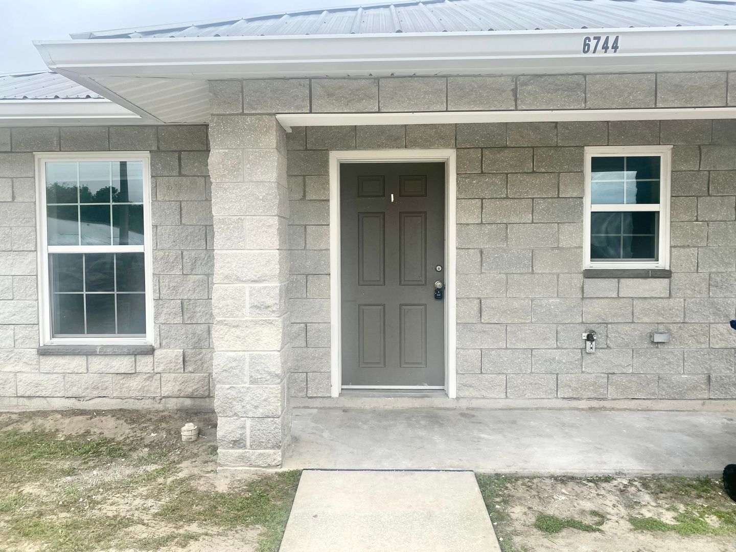 Belleview Apartment: 6704-6784 SE 106th St