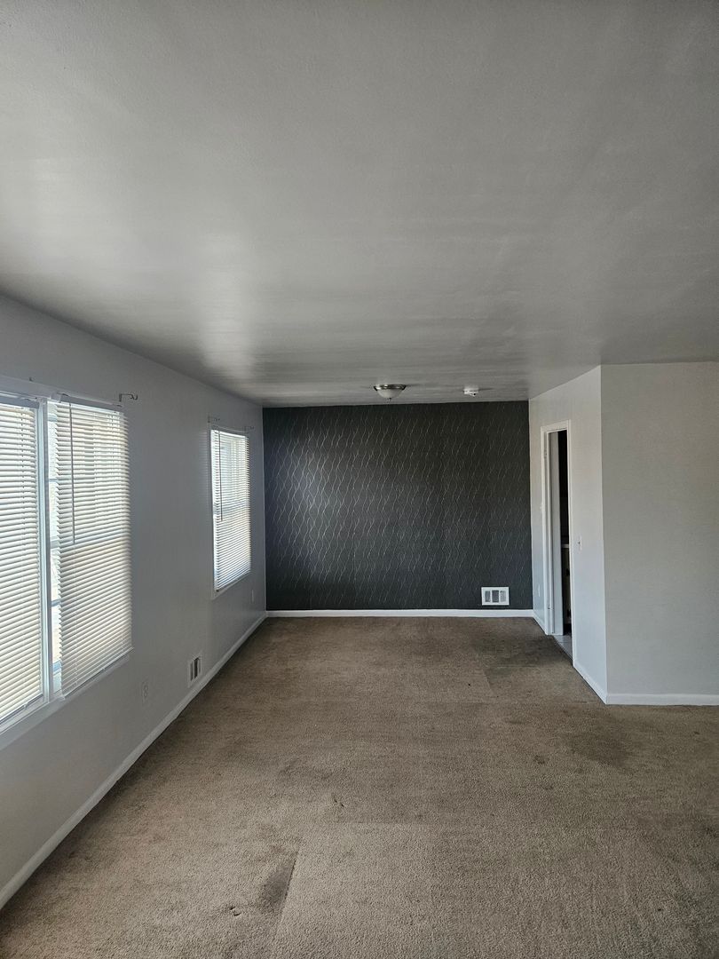 Harper Woods House: 19646 Fleetwood Dr