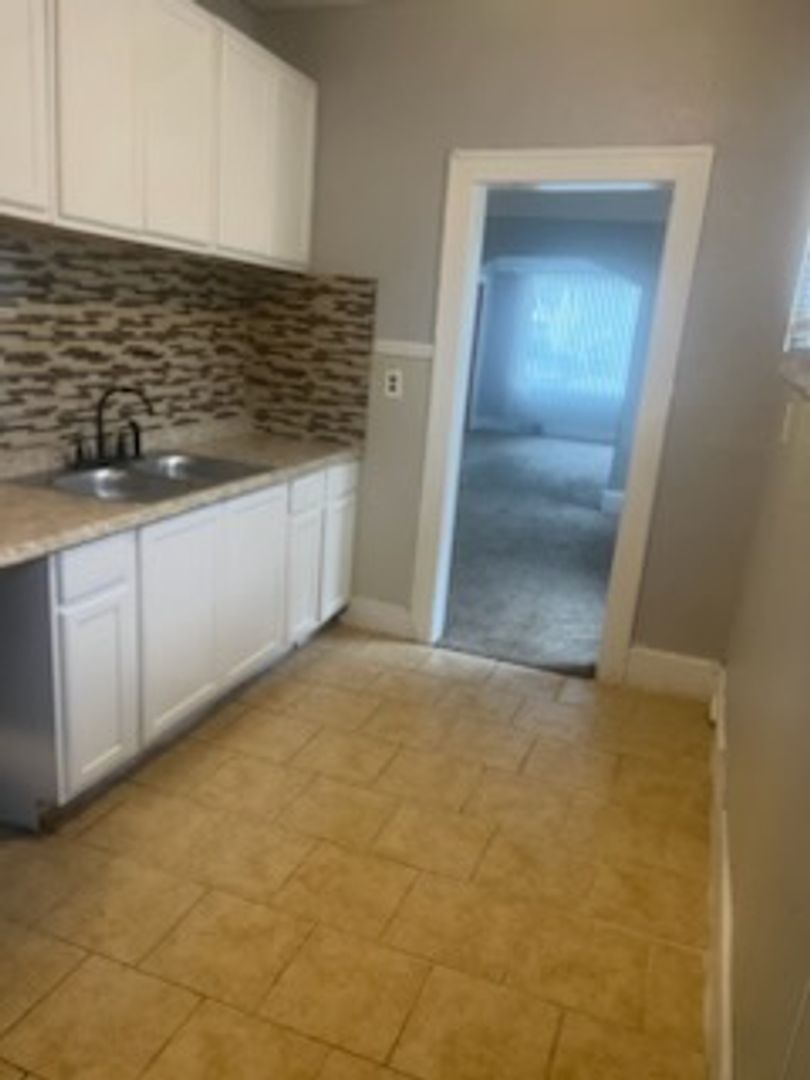 Detroit House: 7279 Artesian