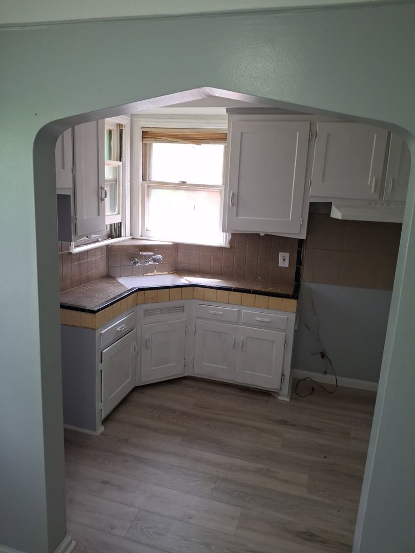 Detroit House: 19336 Hoover