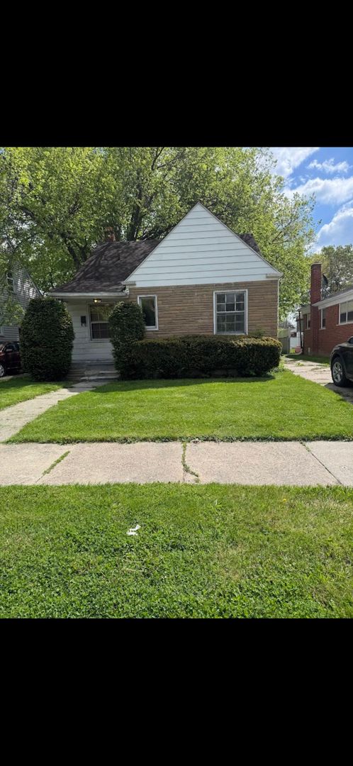 Detroit House: 8266 Warwick