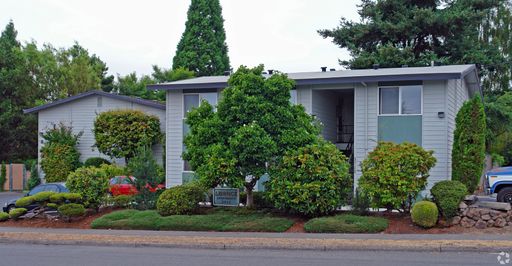 Spacious Lower Floor 2 bedroom Apt. in North End Tacoma Available Now! $1,600/Mo. – photo 1