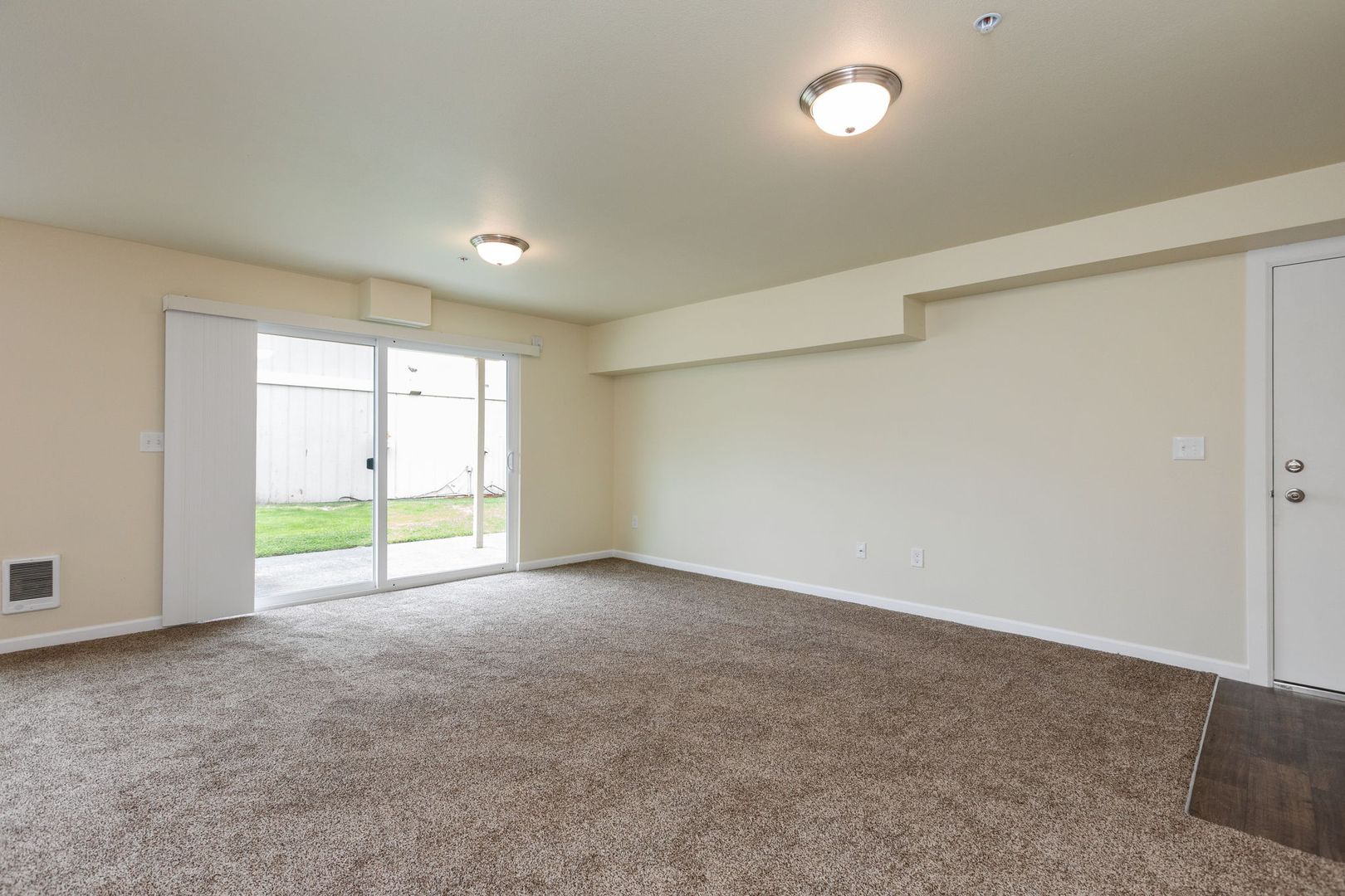 Tacoma Apartment: 7611 Pacific Ave