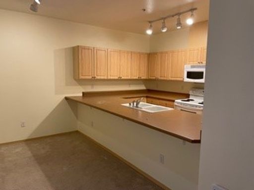 OPEN HOUSE FRIDAY 09/04 FROM 1-3PM! 1ST MONTH FREE! (with an August move-in) – photo 1