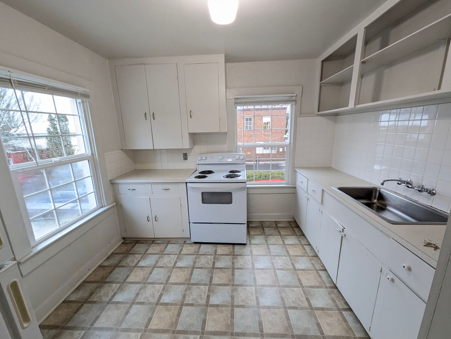Portland Apartment: 4712-16 SE Belmont St.