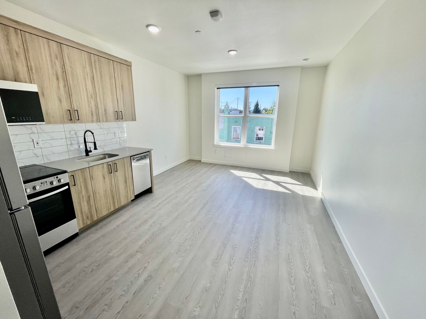 Portland Apartment: 2465 NE Alberta St.