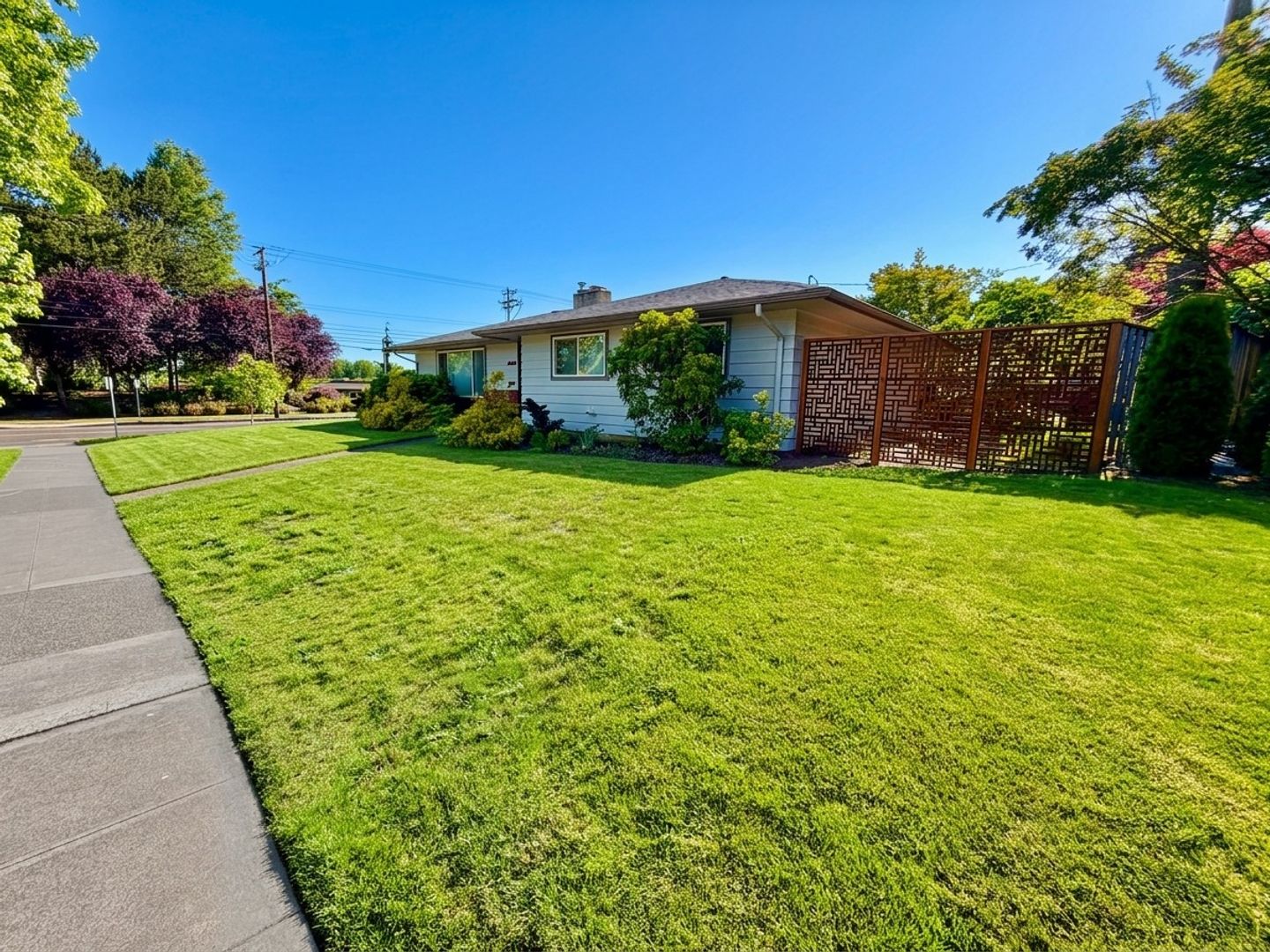 Portland House: 1712 SE 104th Ave.