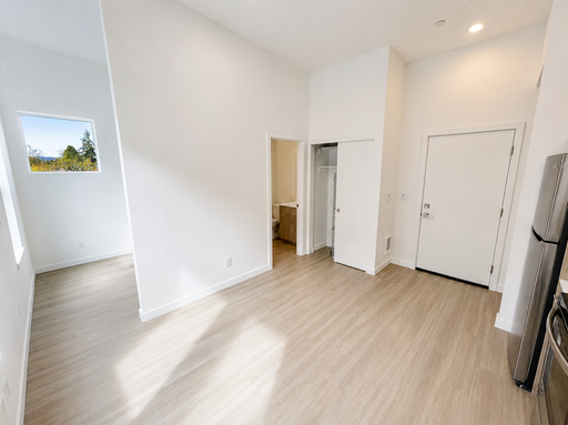 **4 Weeks Free Rent!** | Modern Studio Apartment in Vibrant Arbor Lodge Neighborhood! | W/D in Unit – photo 1