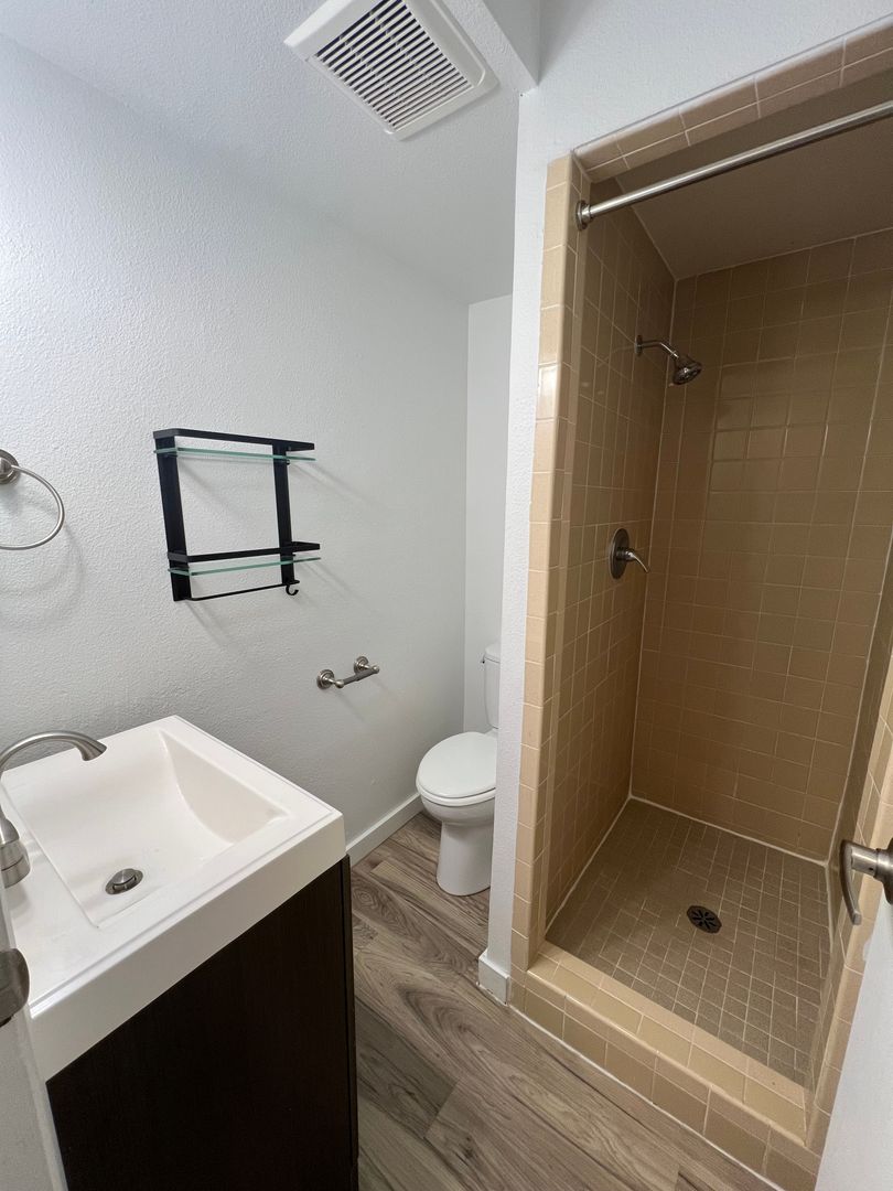 Portland Apartment: 2222 SW Spring Garden St.