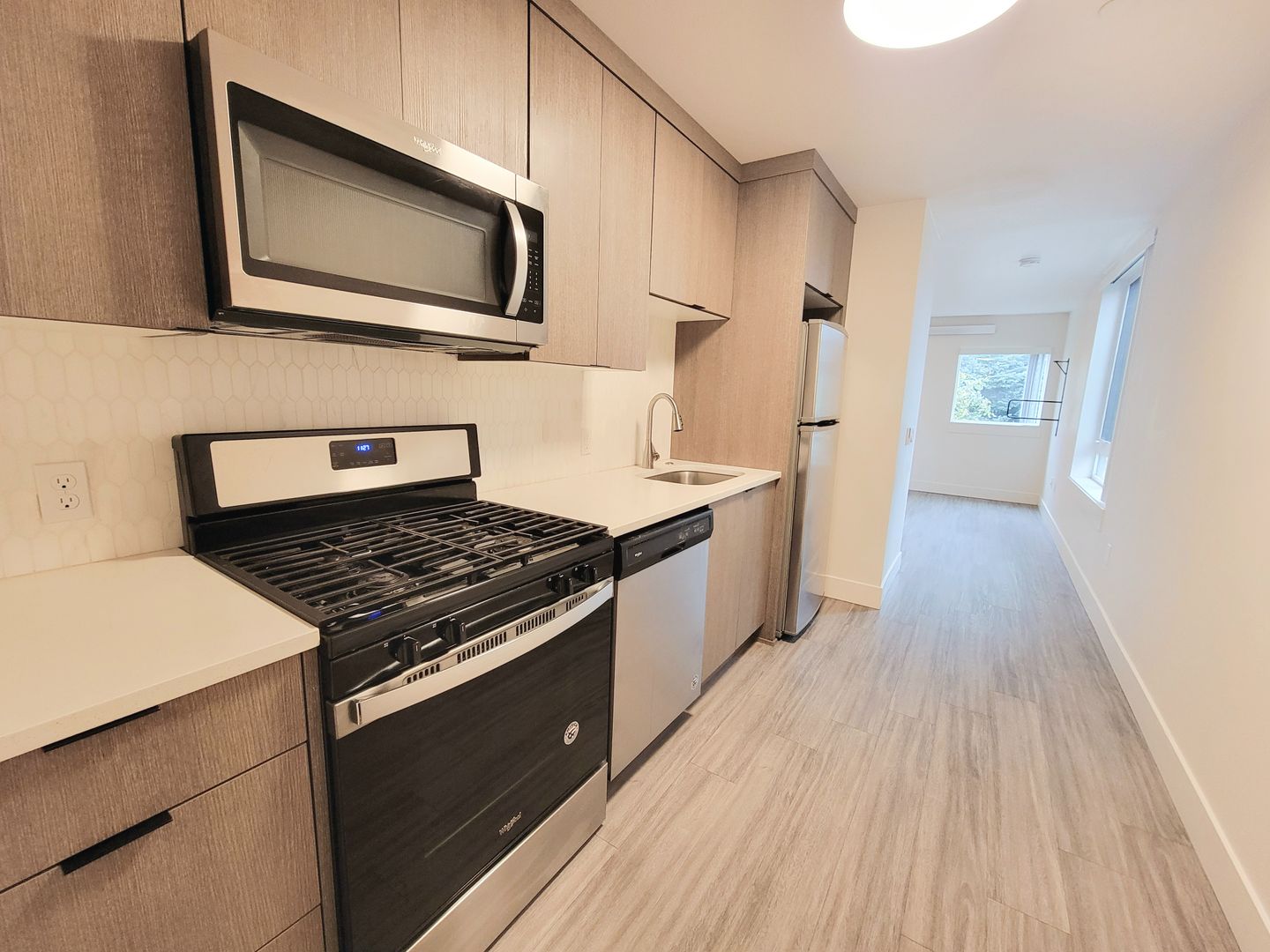 Portland Apartment: 353 NE Failing St