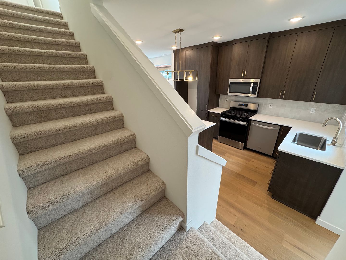 Portland Apartment: 11584 SW 47th Ave.