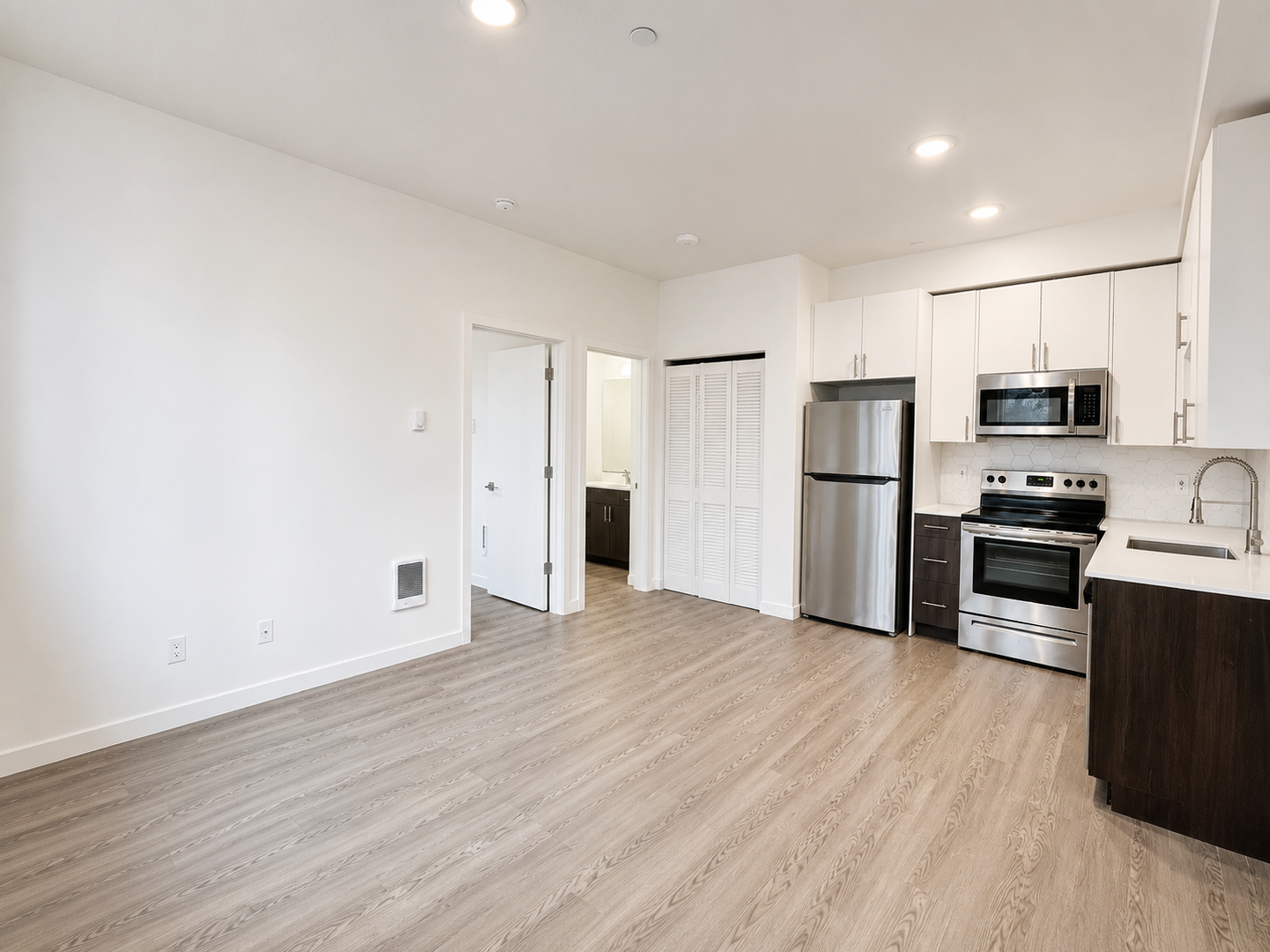 Portland Apartment: 232 NE 61st Ave.