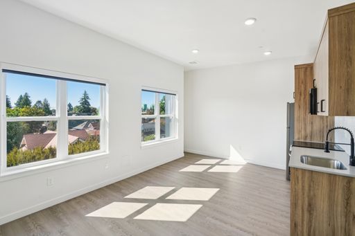 Modern Luxury Awaits! - Ellana on Alberta - 2 WEEKS FREE RENT! - Bright, Sunny Studio – photo 1