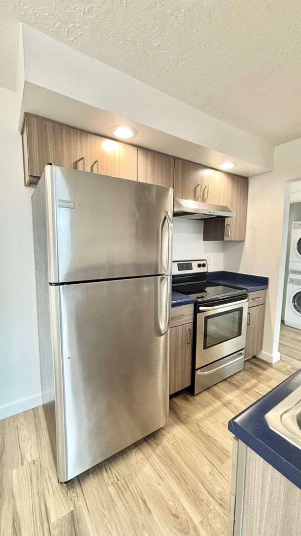 Portland Apartment: 2222 SW Spring Garden St.