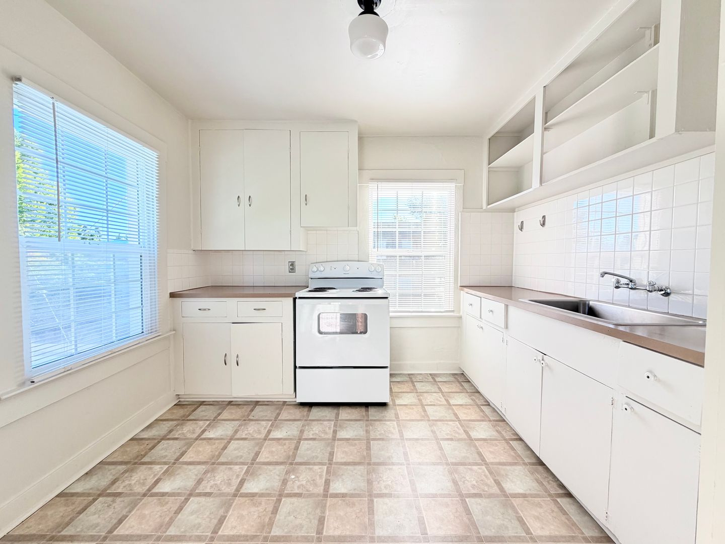 Portland Apartment: 4712-16 SE Belmont St.