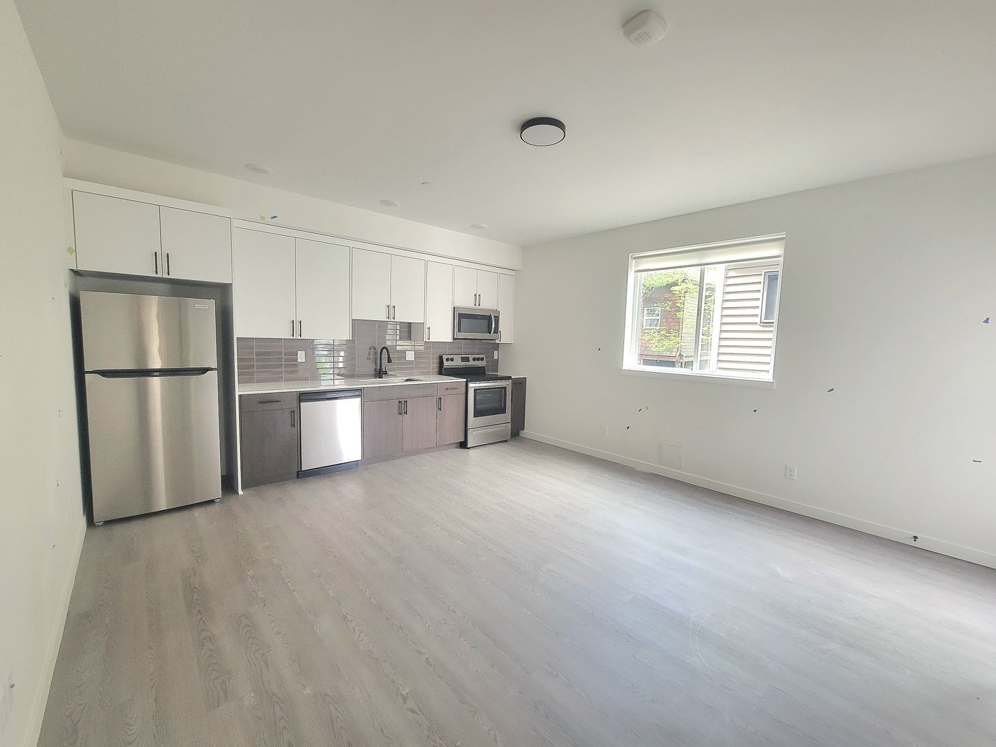 Portland Apartment: 3755 S. Hood Ave.