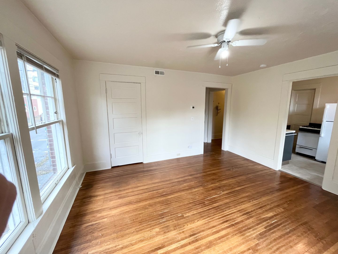 Portland Apartment: 904 SE 20th Ave.