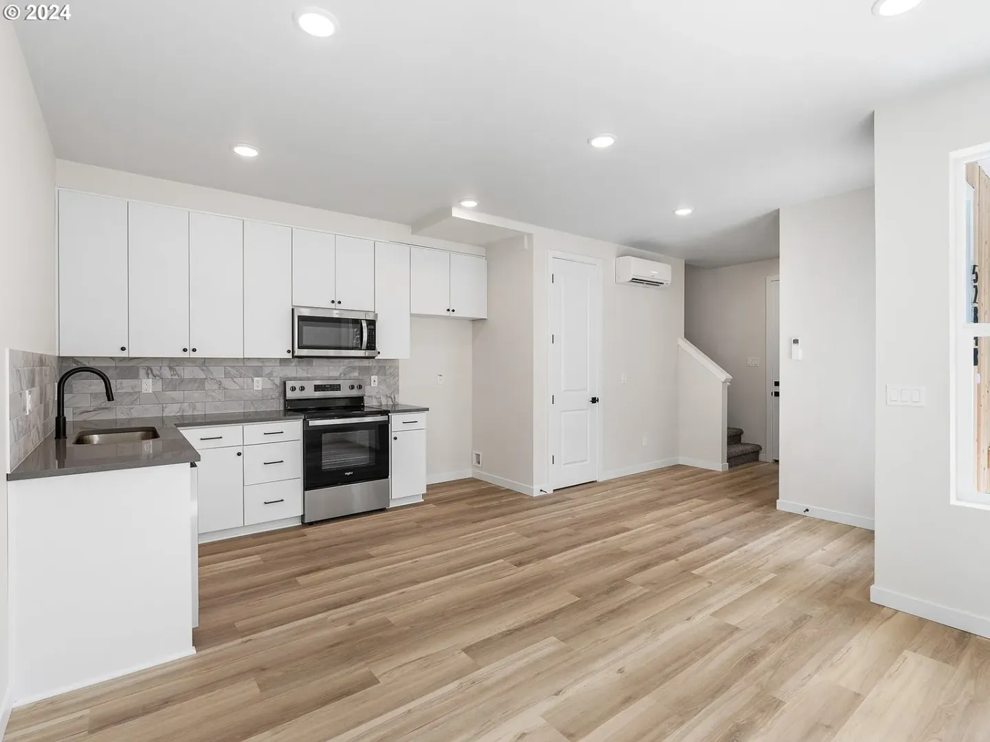 Portland Apartment: 5280 SE 47th Ave