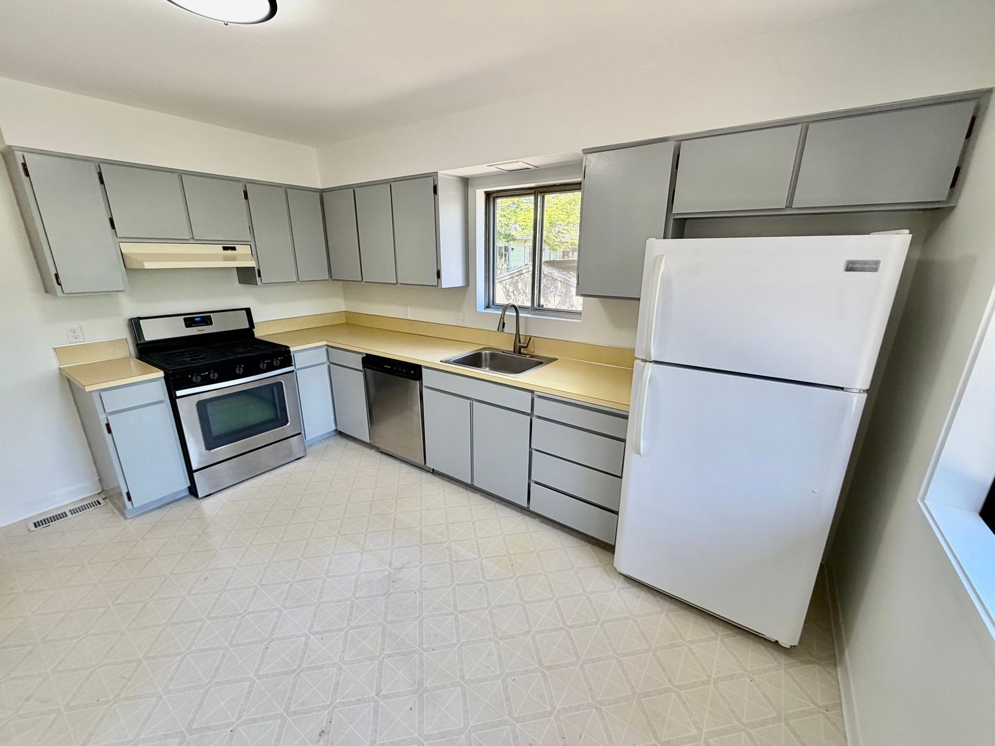 Tigard Apartment: 10245 SW Walnut St.